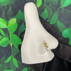 Wavy Nose Cuff